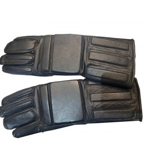 Verschiedene Einsatzhandschuhe für Ordnungskräfte